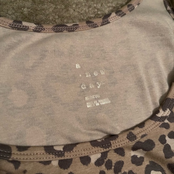 a new day Women’s Leopard Tank Top - Size M - Picture 4 of 4